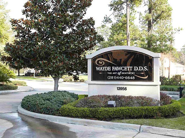 exterior sign for Wayde Fawcett D.D.S.